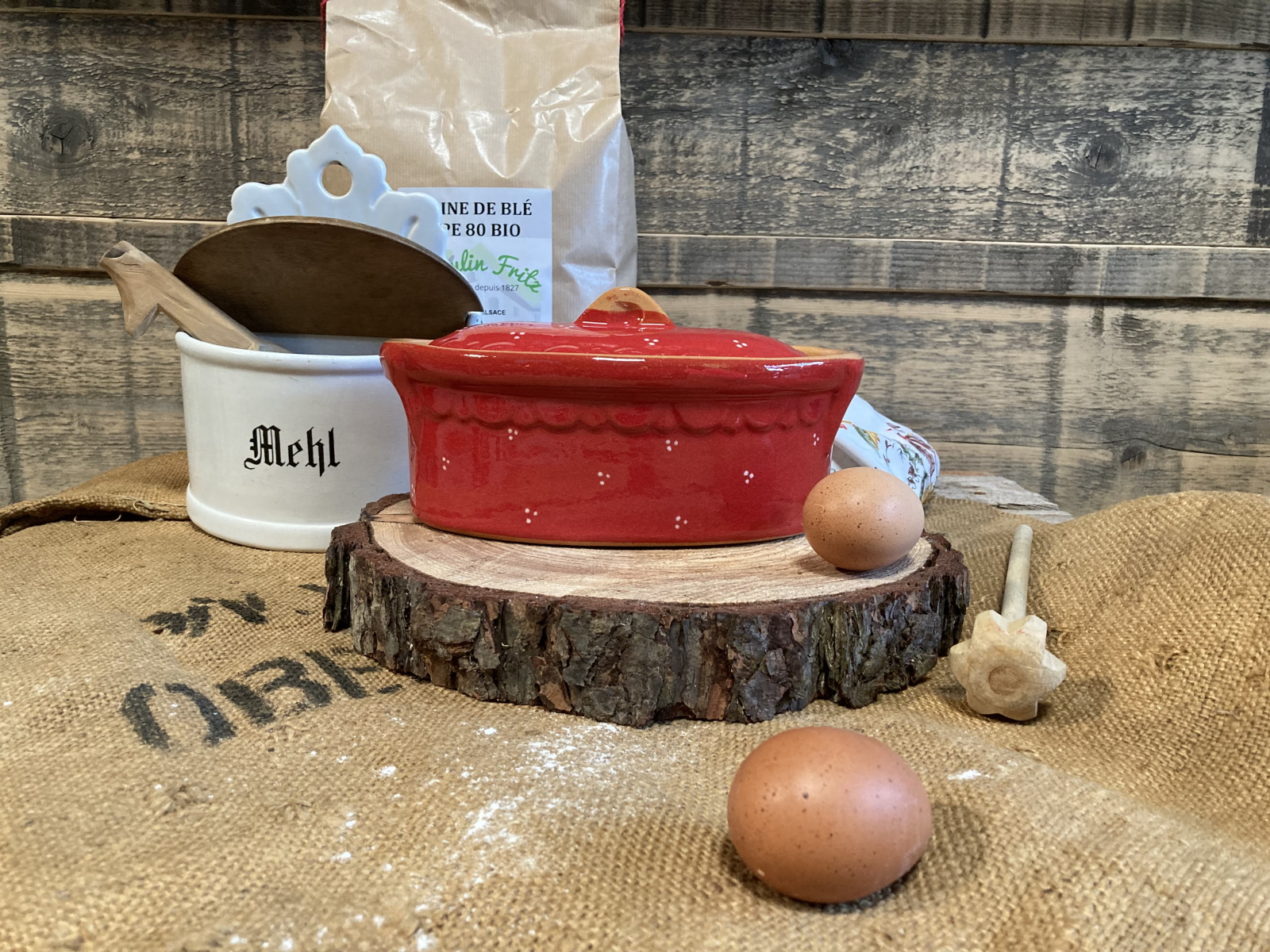 Brotbacktopf aus handgefertigter und von Hand bemalter Elsässer Keramik, geeignet für Brote bis 375g Mehl, ideal zum backen von Broten auf Quark-Ei-Basis